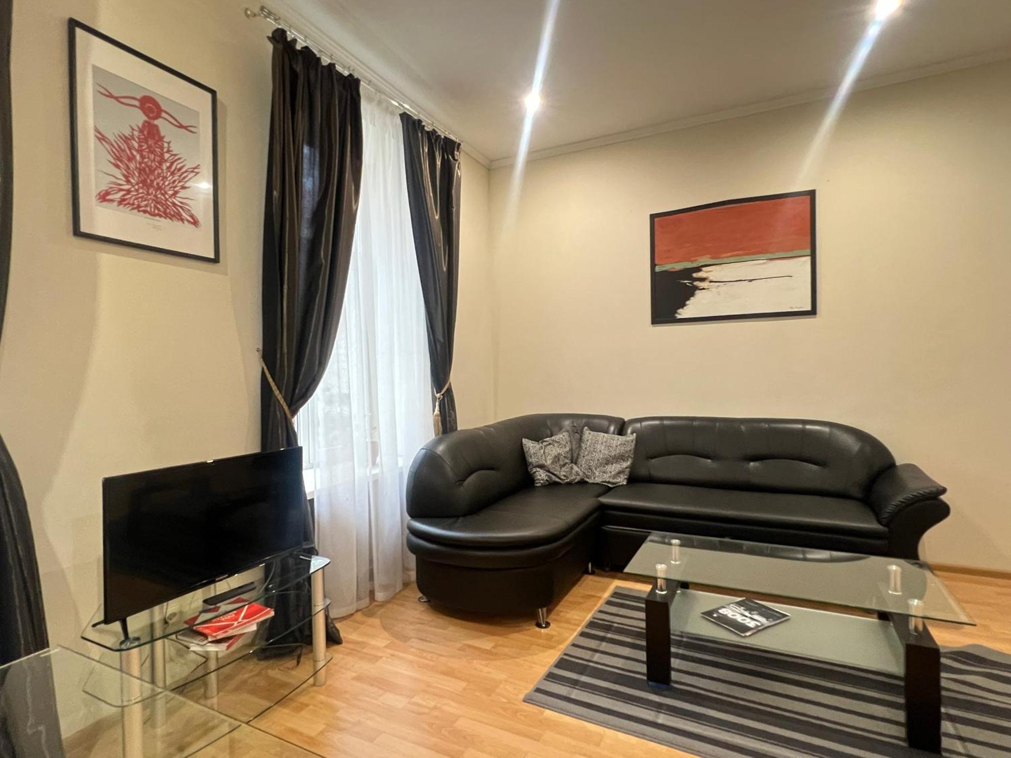 Apartments On Skoryka Str Lviv Ngoại thất bức ảnh