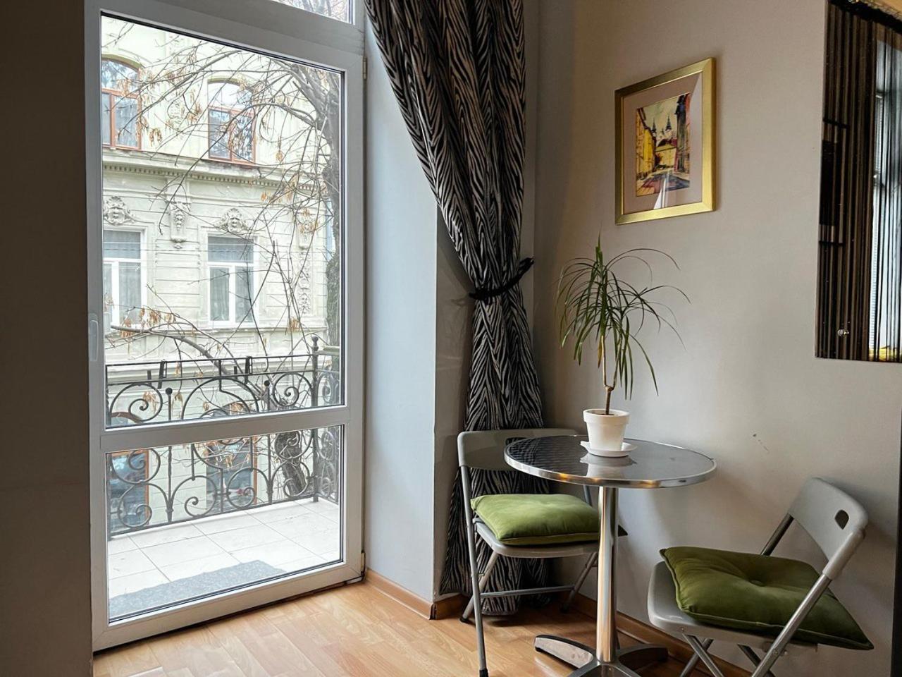 Apartments On Skoryka Str Lviv Ngoại thất bức ảnh