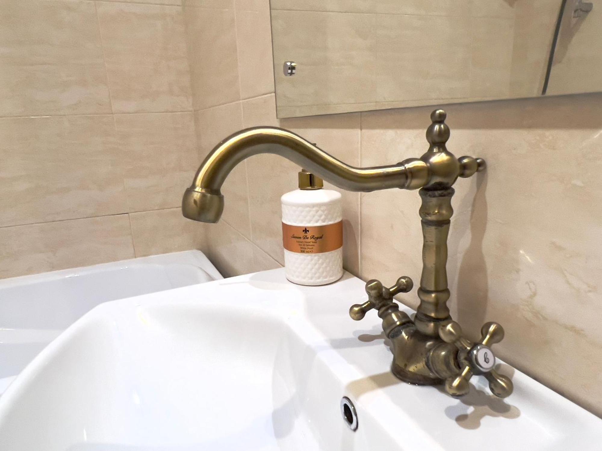 Apartments On Skoryka Str Lviv Ngoại thất bức ảnh